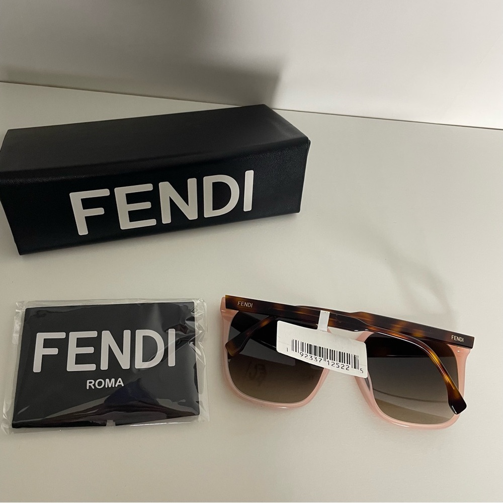 Fendi Sunglasses - Picture 5 of 8
